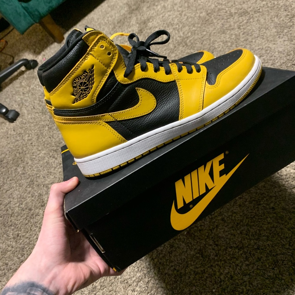 Jordan 1 pollen size 10.5 great condition barley worn
